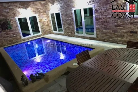 Casa de 3 dormitorios en Pattaya, Tailandia № 213795 - foto 4