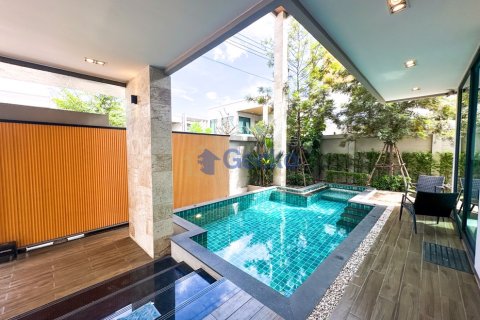 Maison à Pattaya, Thaïlande 4 chambres № 196283 - photo 4