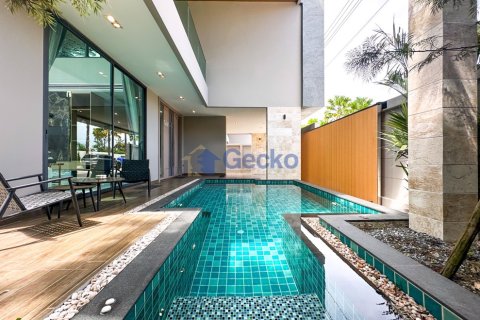 House in Pattaya, Thailand 4 bedrooms № 196282 - photo 5