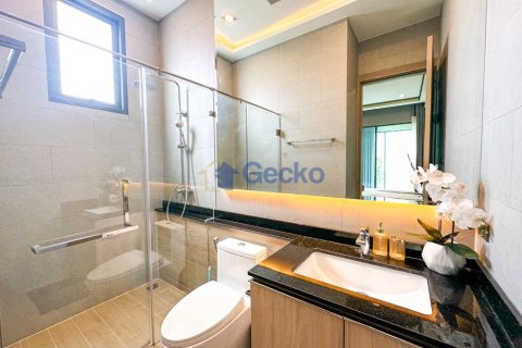 House in Pattaya, Thailand 4 bedrooms № 196282 - photo 25