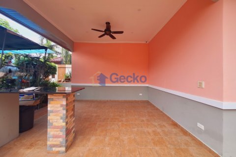 House in Pattaya, Thailand 4 bedrooms № 196287 - photo 5