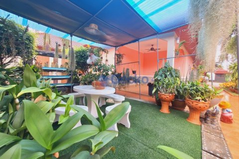 House in Pattaya, Thailand 4 bedrooms № 196287 - photo 6