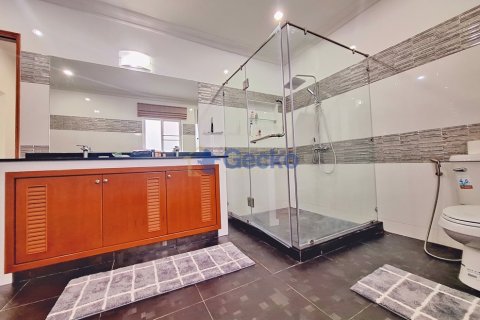 House in Pattaya, Thailand 4 bedrooms № 196286 - photo 24