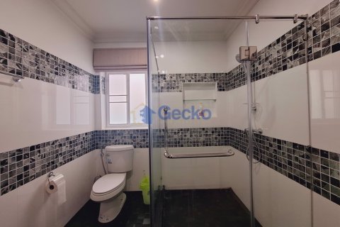 House in Pattaya, Thailand 4 bedrooms № 196286 - photo 19