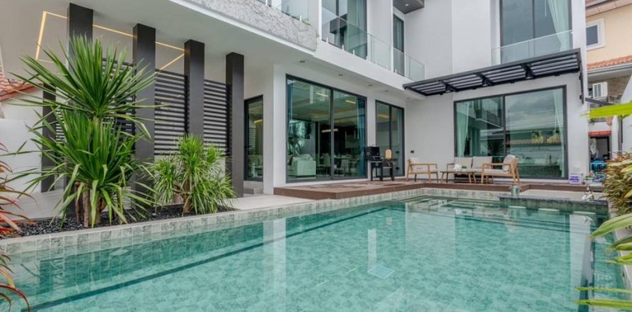 Villa in Pattaya, Thailand 5 bedrooms № 114118