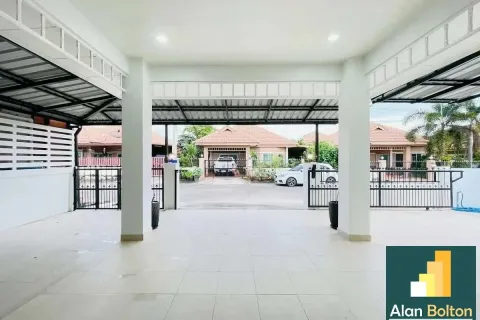Casa de 3 dormitorios en Pattaya, Tailandia № 211432 - foto 5