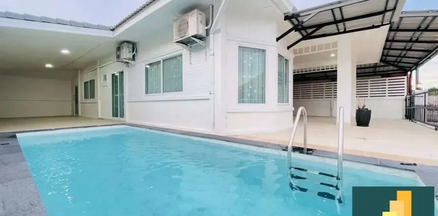Casa de 3 dormitorios en Pattaya, Tailandia № 211432
