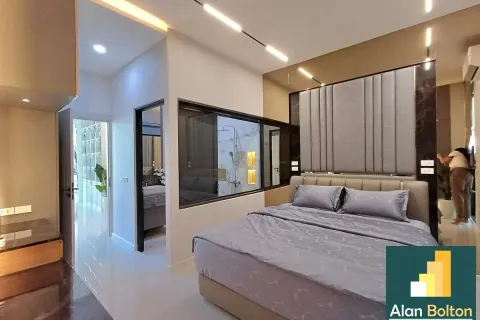 Casa de 4 dormitorios en Jomtien Beach, Pattaya, Tailandia № 211434 - foto 5