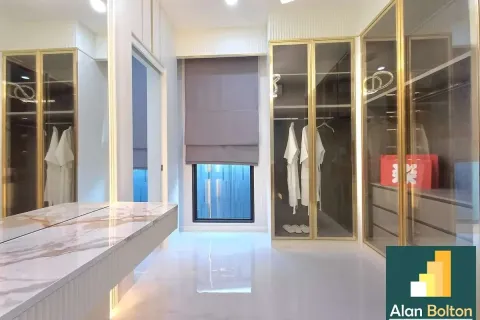 Casa de 4 dormitorios en Jomtien Beach, Pattaya, Tailandia № 211434 - foto 7