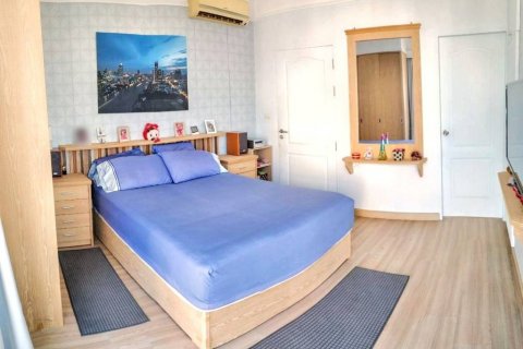 Condo in Bangkok, Thailand, 2 bedrooms  № 116700 - photo 10