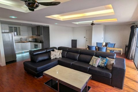 Кондоминиум с 2 спальнями в Ваттхане, Бангкок, Таиланд № 135934 - фото 3