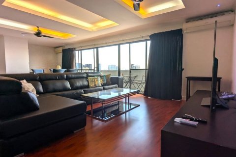 Кондоминиум с 2 спальнями в Ваттхане, Бангкок, Таиланд № 135934 - фото 2