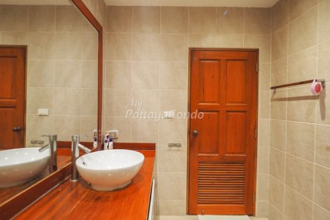 Кондоминиум с 3 спальнями в Банг Ламунге, Таиланд № 54263 - фото 28