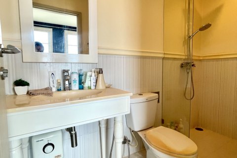 Condo in Hua Hin, Thailand, 2 bedrooms  № 153131 - photo 11