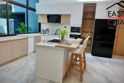 Casa de 3 dormitorios en Pattaya, Tailandia № 212638 - foto 3