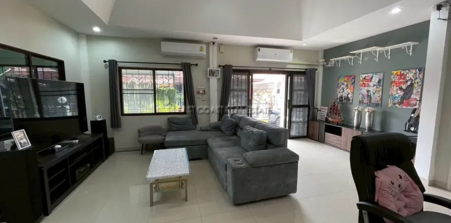 Casa de 3 dormitorios en Pattaya, Tailandia № 212639