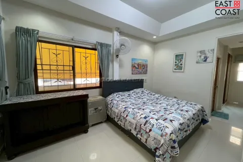 Casa de 3 dormitorios en Pattaya, Tailandia № 212639 - foto 9
