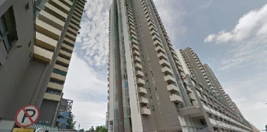 Apartment in Bangkok, Thailand 3 bedrooms № 193580