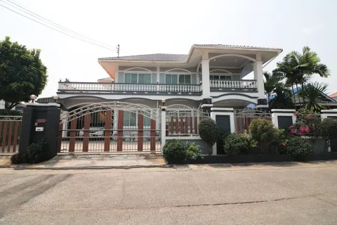 House in Udon Thani, Thailand 4 bedrooms № 138122
