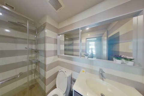 Studio dans le Condo à Watthana, Bangkok, Thaïlande  № 161996 - photo 6