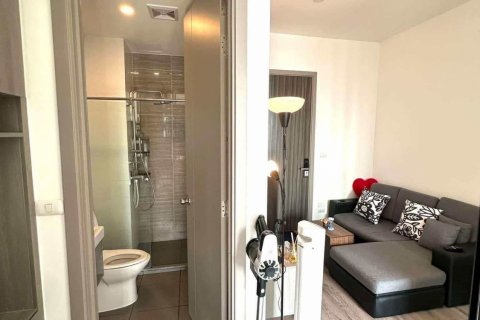 Студия в кондо в Ваттхане, Бангкок, Таиланд № 137004 - фото 8