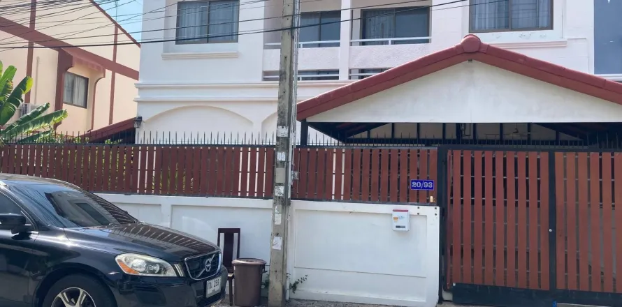 Дом в Паттайе, Таиланд с 5 комнатами № 155506