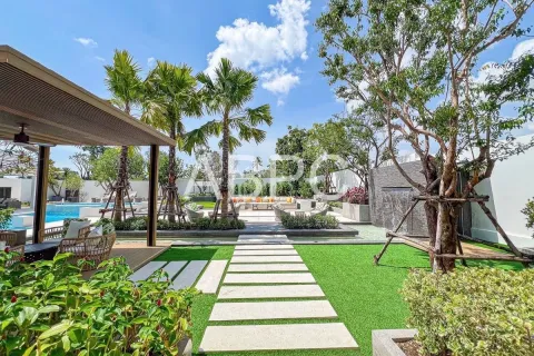 Casa de 5 dormitorios en Pattaya, Tailandia № 211545 - foto 13