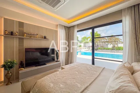 Casa de 5 dormitorios en Pattaya, Tailandia № 211545 - foto 7