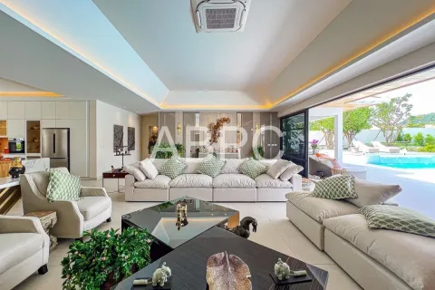 Casa de 5 dormitorios en Pattaya, Tailandia № 211545 - foto 19