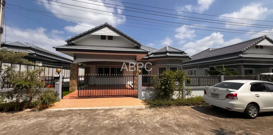 Casa de 3 dormitorios en Pattaya, Tailandia № 211542