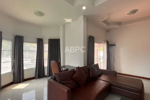 Casa de 3 dormitorios en Pattaya, Tailandia № 211542 - foto 4