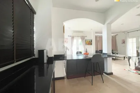 Casa de 3 dormitorios en Jomtien Beach, Pattaya, Tailandia № 211546 - foto 6