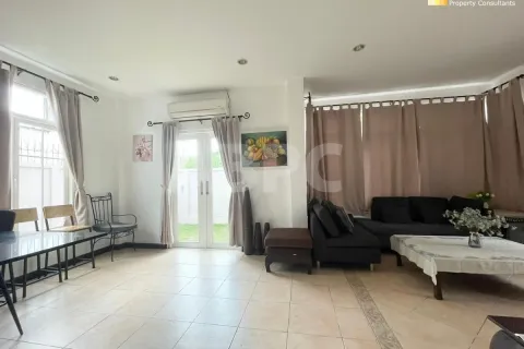 Casa de 3 dormitorios en Jomtien Beach, Pattaya, Tailandia № 211546 - foto 8