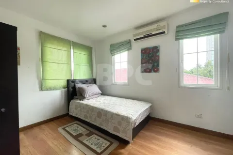 Casa de 3 dormitorios en Jomtien Beach, Pattaya, Tailandia № 211546 - foto 15