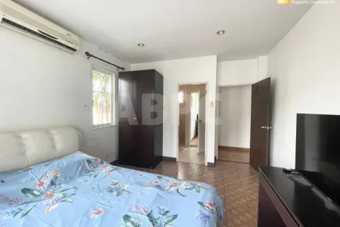 Casa de 3 dormitorios en Jomtien Beach, Pattaya, Tailandia № 211546 - foto 14