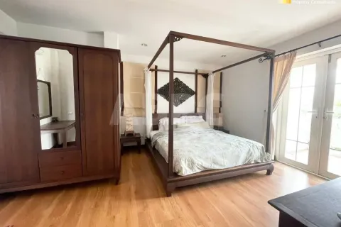 Casa de 3 dormitorios en Jomtien Beach, Pattaya, Tailandia № 211546 - foto 12