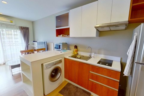 Студия в кондо в Клонг Тоэй, Бангкок, Таиланд № 151834 - фото 1