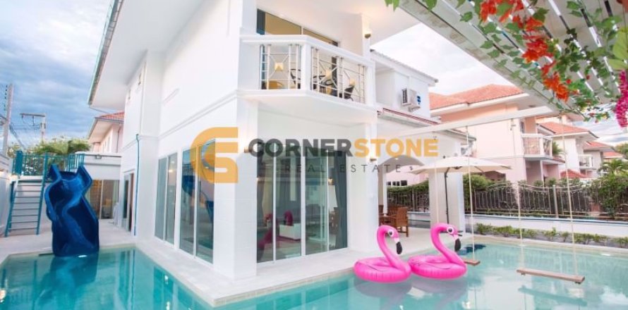 Studio on Jomtien Beach, Pattaya, Thailand № 26349