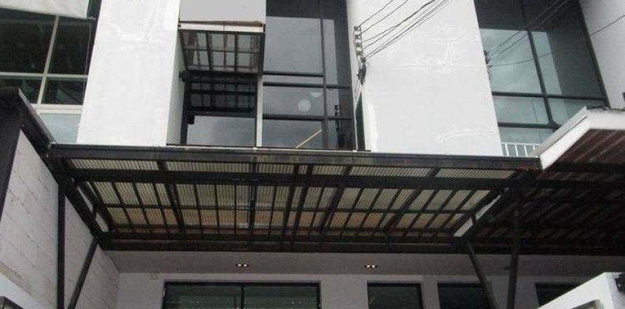 Таунхаус в Ваттхане, Бангкок, Таиланд с 3 спальнями  № 153388