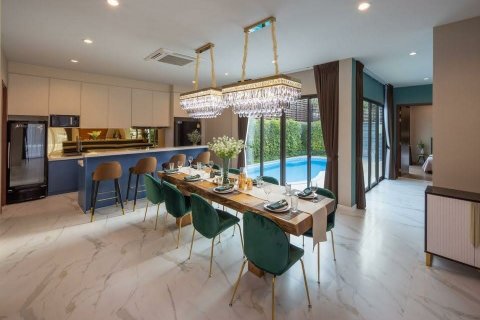 Villa in Chiang Mai, Thailand 5 bedrooms № 160025 - photo 5