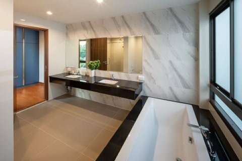 Villa in Chiang Mai, Thailand 5 bedrooms № 160025 - photo 20