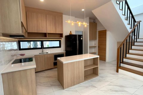 Villa in Chiang Mai, Thailand 4 bedrooms № 160023 - photo 7