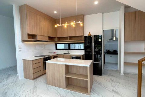 Villa in Chiang Mai, Thailand 4 bedrooms № 160023 - photo 8