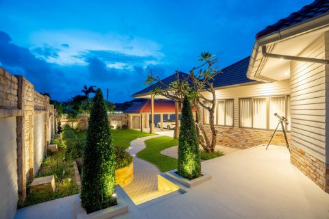 Вилла в Паттайе, Таиланд с 4 спальнями № 142119 - фото 24