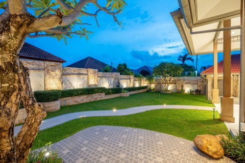 Вилла в Паттайе, Таиланд с 4 спальнями № 142119 - фото 20