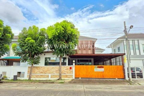 House in Bang Yai, Thailand 8 bedrooms № 142117 - photo 1
