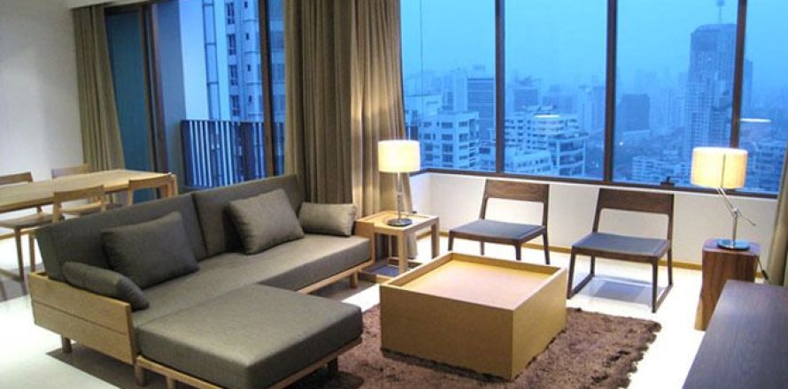 Condo in Khlong Toei, Bangkok, Thailand, 2 bedrooms  № 157868