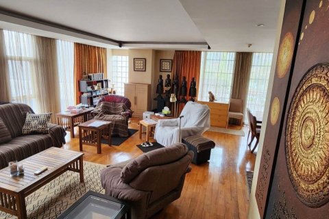 Condo in Chiang Mai, Thailand, 2 bedrooms  № 121757 - photo 1