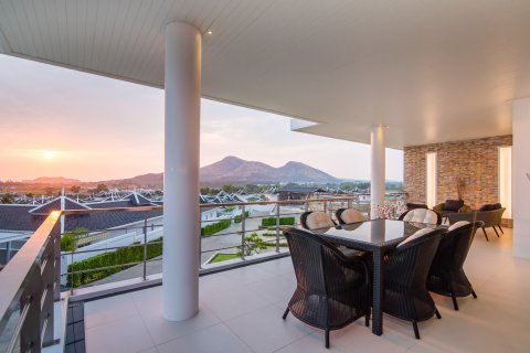 Apartment in Hua Hin, Thailand 3 bedrooms № 168474