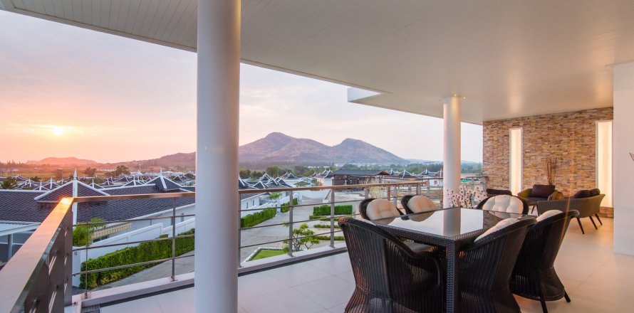 Apartment in Hua Hin, Thailand 3 bedrooms № 168474